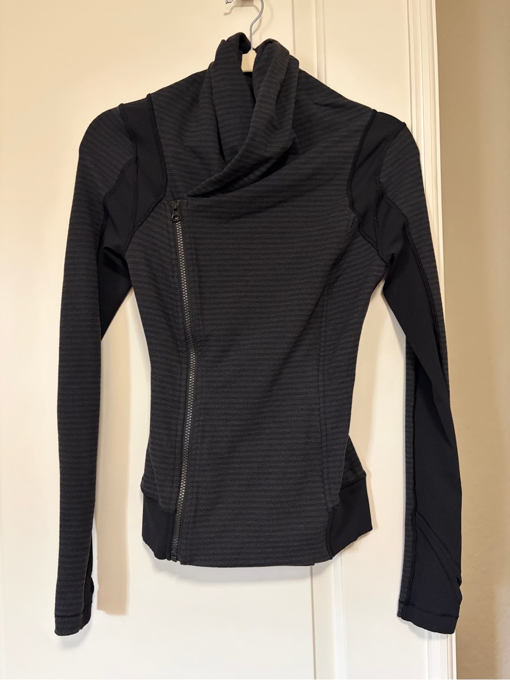 Vintage 🍋Lululemon Bhakti Yoga Black Asymmetrical Full dual Zip Jacket🍋